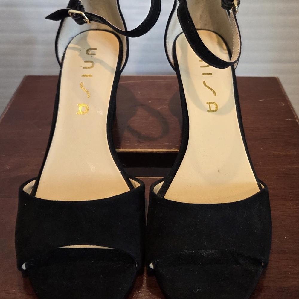 Unisa Black Open-Toe Heels